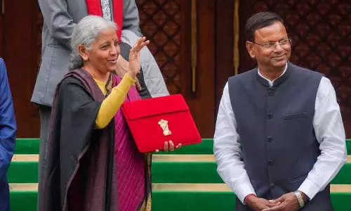 FY27 में इलेक्ट्रॉनिक्स मैन्युफैक्चरिंग पर 40,000 करोड़ रुपये खर्च करेंगे: वित्त मंत्री FY27 में इलेक्ट्रॉनिक्स मैन्युफैक्चरिंग पर 40,000 करोड़ रुपये खर्च करेंगे: वित्त मंत्री