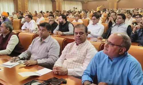 रायपुर बीजेपी दफ्तर में केंद्रीय बजट 2026 को सुन रहे सीएम सलाहकार और ललित जैसिंघ रायपुर बीजेपी दफ्तर में केंद्रीय बजट 2026 को सुन रहे सीएम सलाहकार और ललित जैसिंघ
