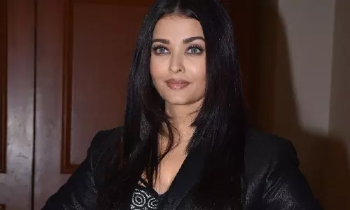 Aishwarya Rai और चंद्रचूड़ सिंह ने किया अचानक डुएट प्रदर्शन Aishwarya Rai और चंद्रचूड़ सिंह ने किया अचानक डुएट प्रदर्शन
