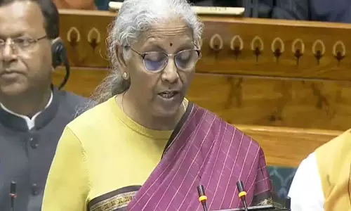 बजट 2026 में वित्त मंत्री निर्मला सीतारमण ने दी बड़ी राहत, कैंसर की 17 दवाएं सस्ती, बैटरी और विमानों का ईंधन होगा सस्ता बजट 2026 में वित्त मंत्री निर्मला सीतारमण ने दी बड़ी राहत, कैंसर की 17 दवाएं सस्ती, बैटरी और विमानों का ईंधन होगा सस्ता