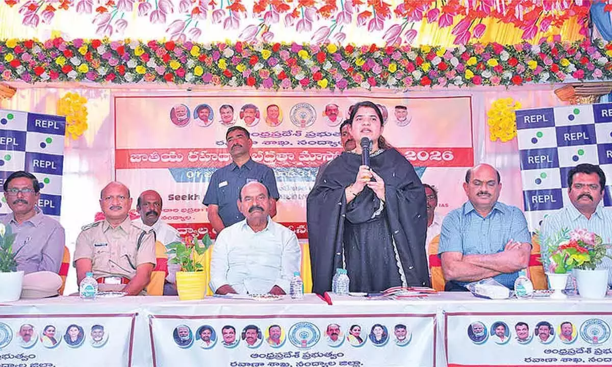 सड़क हादसों को रोकने के लिए सख्त कार्रवाई की ज़रूरत है: मंत्री फारूक सड़क हादसों को रोकने के लिए सख्त कार्रवाई की ज़रूरत है: मंत्री फारूक