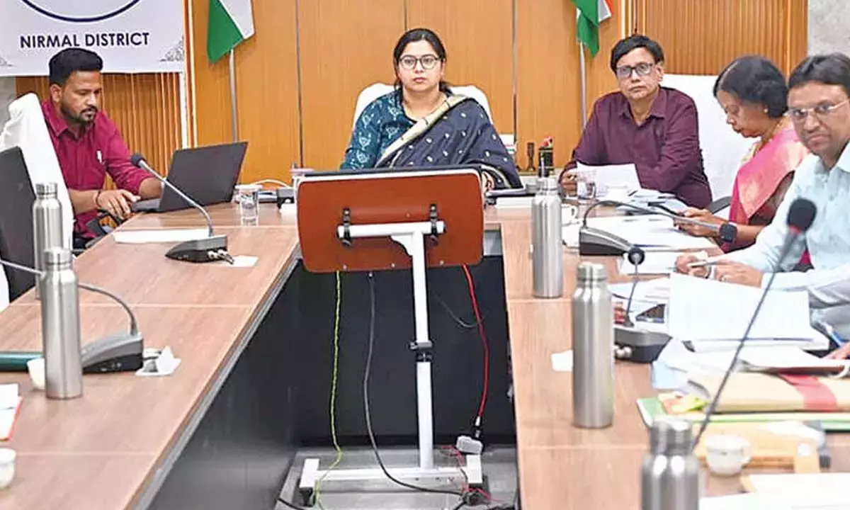 Collector ने निर्मल में वोटर प्रोजेनी मैपिंग ड्राइव के लिए डेडलाइन तय की Collector ने निर्मल में वोटर प्रोजेनी मैपिंग ड्राइव के लिए डेडलाइन तय की