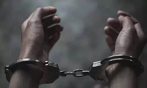 Chennai में चोरी की जांच के बाद महिला ने आत्महत्या की कोशिश की Chennai में चोरी की जांच के बाद महिला ने आत्महत्या की कोशिश की