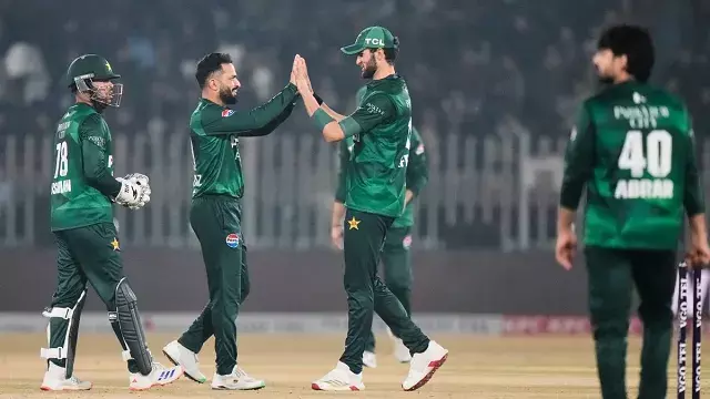 अनिश्चितता के बीच पाकिस्तान ने T20 WC किट अनावरण टाला