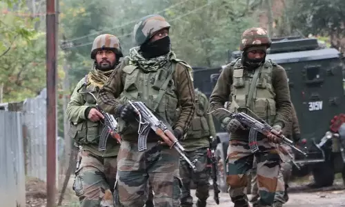 Kishtwar मुठभेड़: तीन जवान घायल, जैश के आतंकी घिरे