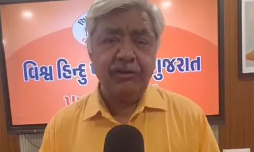 Vishwa Hindu Parishad के अंतर्राष्ट्रीय अध्यक्ष ने मंदिरों में गैर-हिंदुओं के प्रवेश पर प्रतिबंध का समर्थन किया