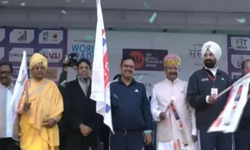 राजस्थान: CM भजन लाल शर्मा ने 17वीं एयू जयपुर मैराथन का उद्घाटन किया