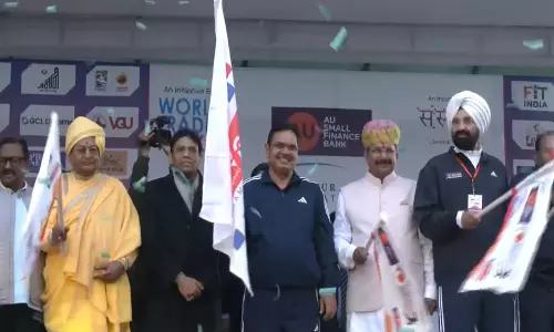 CM भजन लाल शर्मा ने 17वीं एयू जयपुर मैराथन का उद्घाटन किया