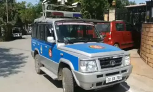 रायपुर : पूर्व प्रेमी ने युवती के घर किया हंगामा, हत्या की धमकी दी रायपुर : पूर्व प्रेमी ने युवती के घर किया हंगामा, हत्या की धमकी दी