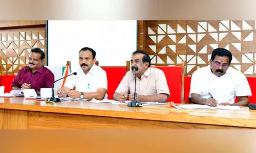 Kerala : फुटपाथ पर अतिक्रमण करने वाले विक्रेताओं को हटाने के लिए कदम Kerala : फुटपाथ पर अतिक्रमण करने वाले विक्रेताओं को हटाने के लिए कदम