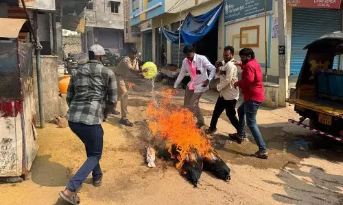 नागर कुरनूल जिले में BRS कार्यकर्ताओं पर लाठीचार्ज