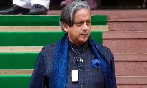 एक मलयाली होने के नाते, यह बजट मुझे संतुष्ट नहीं करता: Shashi Tharoor एक मलयाली होने के नाते, यह बजट मुझे संतुष्ट नहीं करता: Shashi Tharoor