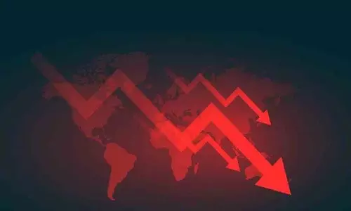 Stock Markets: STT में बढ़ोतरी के बाद सेंसेक्स 1547 अंक गिरा, निफ्टी 24,825 पर