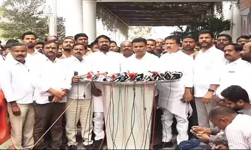 विवेकानंद गौड़ ने KCR को SIT नोटिस पर कांग्रेस पर निशाना साधा