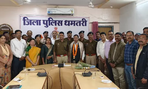 41 साल की सेवा के उपरांत वरिष्ठ आरक्षक बंशीलाल पैकरा हुए सेवानिवृत्त