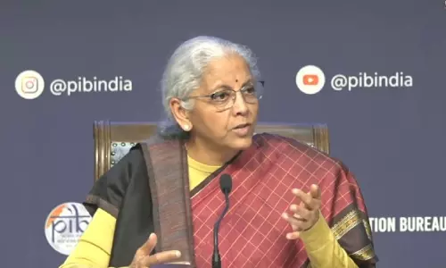 FM Sitharaman : बजट सभी सेक्टरों में विकास और नौकरियों पर केंद्रित