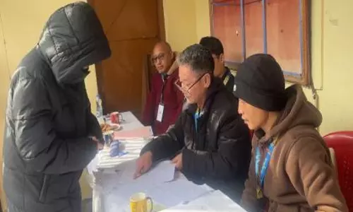 Tibetans ने सिक्योंग और निर्वासित संसद चुनावों के पहले चरण में डाला वोट