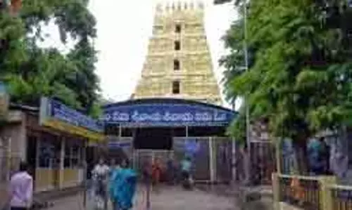 Mahashivratri पर श्रीशैलम मंदिर में सात लाख श्रद्धालुओं की उम्मीद, सुरक्षा तैयारियां तेज़ Mahashivratri पर श्रीशैलम मंदिर में सात लाख श्रद्धालुओं की उम्मीद, सुरक्षा तैयारियां तेज़