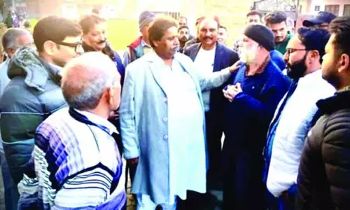 Bhalla ने 29 बीजेपी विधायकों को नॉन-परफॉर्मिंग एसेट्स बताया