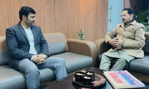 बिल्लवारिया ने JMC कमिश्नर से मुलाकात की, सार्वजनिक मुद्दों पर चर्चा की बिल्लवारिया ने JMC कमिश्नर से मुलाकात की, सार्वजनिक मुद्दों पर चर्चा की