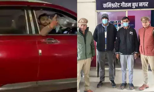 Noida में युवकों ने कार का पीछा किया, महिलाओं को फ्लाइंग किस दिया, गिरफ्तार