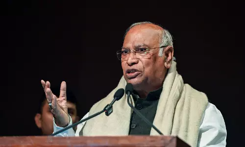 Modi सरकार के पास अब कोई विचार नहीं बचे हैं: कांग्रेस अध्यक्ष खरगे ने बजट 2026 की आलोचना की Modi सरकार के पास अब कोई विचार नहीं बचे हैं: कांग्रेस अध्यक्ष खरगे ने बजट 2026 की आलोचना की