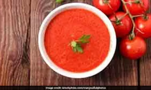 ठंड में Health का खजाना: घर पर बनाएं टमाटर सूप ठंड में Health का खजाना: घर पर बनाएं टमाटर सूप