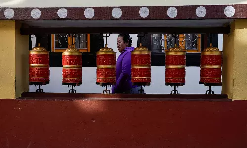 कानूनी टीम ने Qinghai के तिब्बती खानाबदोश क्षेत्रों में जबरन विस्थापन और चरागाह विवादों को उजागर किया