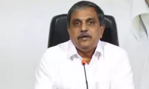 तोड़फोड़ के बाद YSRCP के सीनियर नेता अंबाती रामबाबू के घर पहुंचे