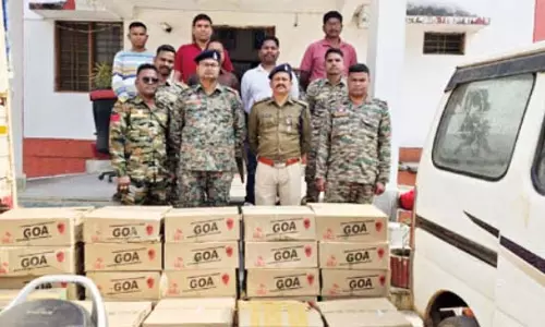 दंतेवाड़ा पुलिस ने अवैध शराब की बड़ी खेप जब्त की दंतेवाड़ा पुलिस ने अवैध शराब की बड़ी खेप जब्त की