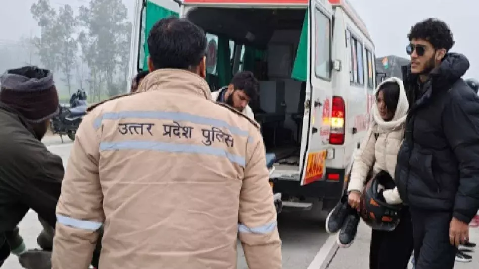हाईवे में यूनिवर्सिटी छात्र की मौत, डिवाइडर से जा टकराई बाइक हाईवे में यूनिवर्सिटी छात्र की मौत, डिवाइडर से जा टकराई बाइक