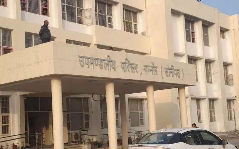 Haryana : गन्नौर तहसील में 36 कनाल ज़मीन की जाली सेल डीड कैसे रजिस्टर हो गई Haryana : गन्नौर तहसील में 36 कनाल ज़मीन की जाली सेल डीड कैसे रजिस्टर हो गई