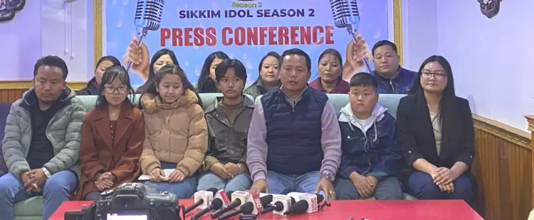 Sikkim आइडल सीजन 2 के विजेताओं और रनर-अप के लिए स्कॉलरशिप स्पॉन्सर की Sikkim आइडल सीजन 2 के विजेताओं और रनर-अप के लिए स्कॉलरशिप स्पॉन्सर की