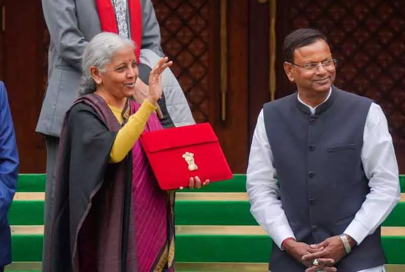 FY27 में इलेक्ट्रॉनिक्स मैन्युफैक्चरिंग पर 40,000 करोड़ रुपये खर्च करेंगे: वित्त मंत्री FY27 में इलेक्ट्रॉनिक्स मैन्युफैक्चरिंग पर 40,000 करोड़ रुपये खर्च करेंगे: वित्त मंत्री