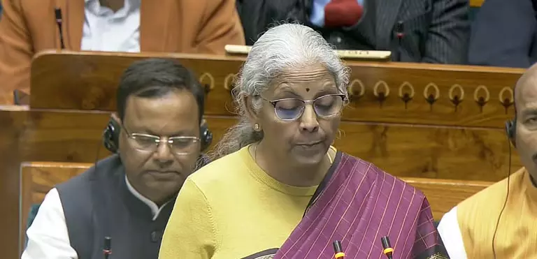 राज्यों को फंड के बंटवारे में कोई बदलाव नही : Tamil Nadu सरकार का अनुरोध खारिज राज्यों को फंड के बंटवारे में कोई बदलाव नही : Tamil Nadu सरकार का अनुरोध खारिज