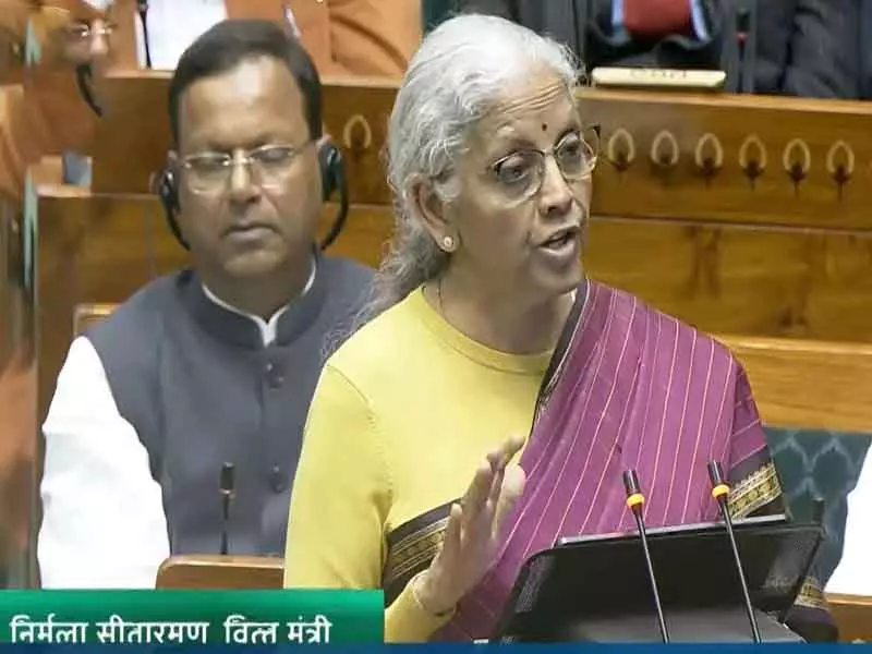 यूनियन बजट 2026-27: FY27 के लिए कैपिटल खर्च 9% बढ़ाकर 12.2 लाख करोड़ रुपये किया गया यूनियन बजट 2026-27: FY27 के लिए कैपिटल खर्च 9% बढ़ाकर 12.2 लाख करोड़ रुपये किया गया