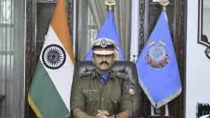 DC CRPF ने जम्मू-कश्मीर में शांति और स्थिरता सुनिश्चित करने के लिए अधिकारियों को दिए निर्देश DC CRPF ने जम्मू-कश्मीर में शांति और स्थिरता सुनिश्चित करने के लिए अधिकारियों को दिए निर्देश