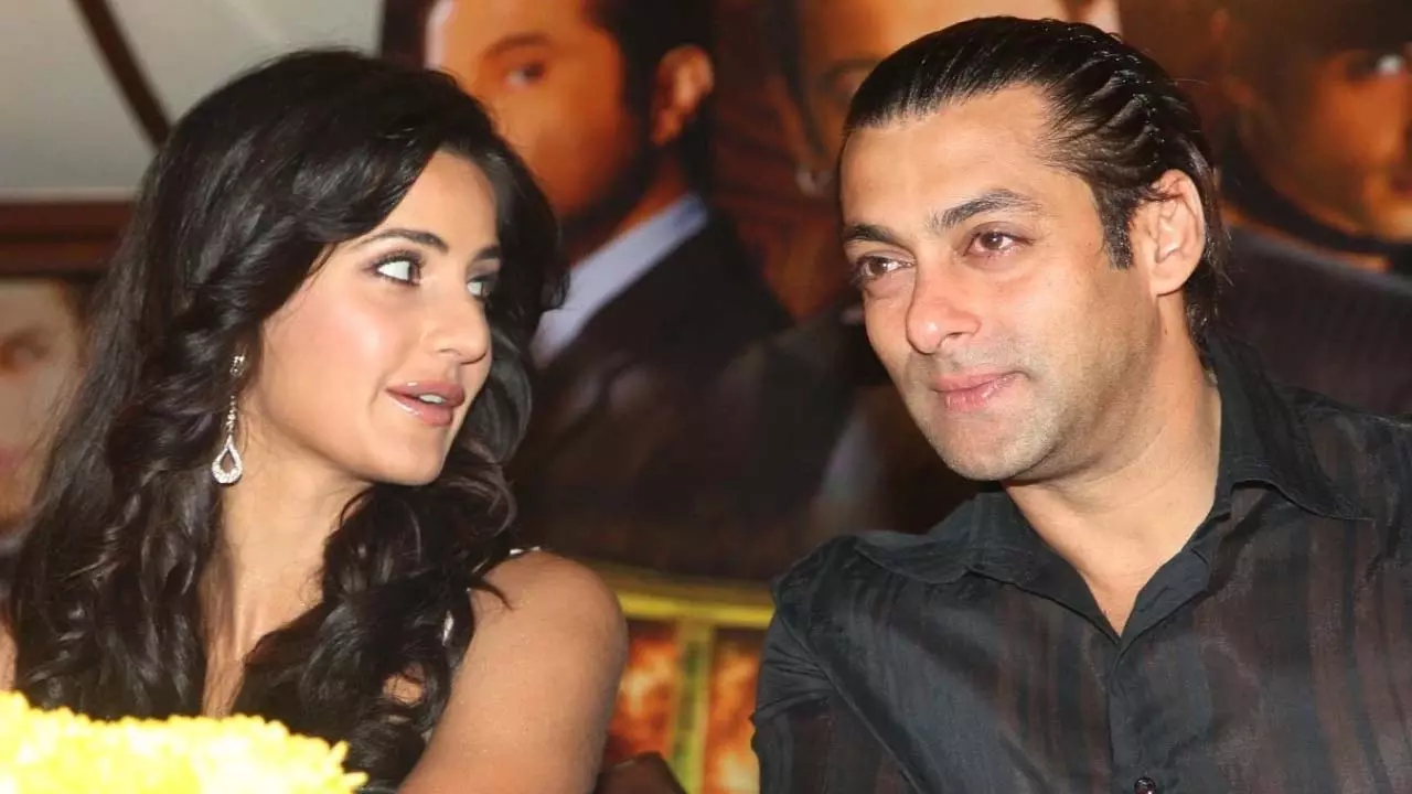क्या आप जानते हैं कि Salman Khan ने मुंह में गुलाब लेकर डांस करके नाराज़ कैटरीना कैफ को इंप्रेस किया? क्या आप जानते हैं कि Salman Khan ने मुंह में गुलाब लेकर डांस करके नाराज़ कैटरीना कैफ को इंप्रेस किया?