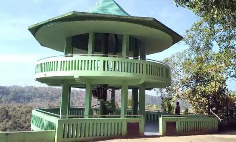 Kerala : पर्यटकों के लिए कोई बुनियादी सुविधाएँ नहीं है Kerala : पर्यटकों के लिए कोई बुनियादी सुविधाएँ नहीं है
