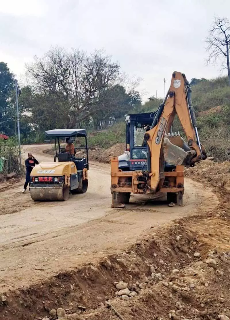 Dehra villages में सड़कें बनाने और अपग्रेड करने का काम तेज़ हो गया Dehra villages में सड़कें बनाने और अपग्रेड करने का काम तेज़ हो गया