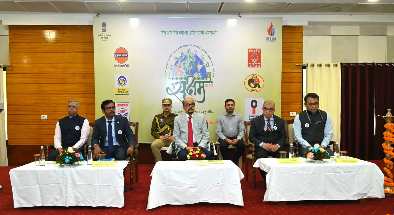 सतत् विकास के लिए प्रकृति के साथ संतुलन आवश्यक : राज्यपाल डेका सतत् विकास के लिए प्रकृति के साथ संतुलन आवश्यक : राज्यपाल डेका