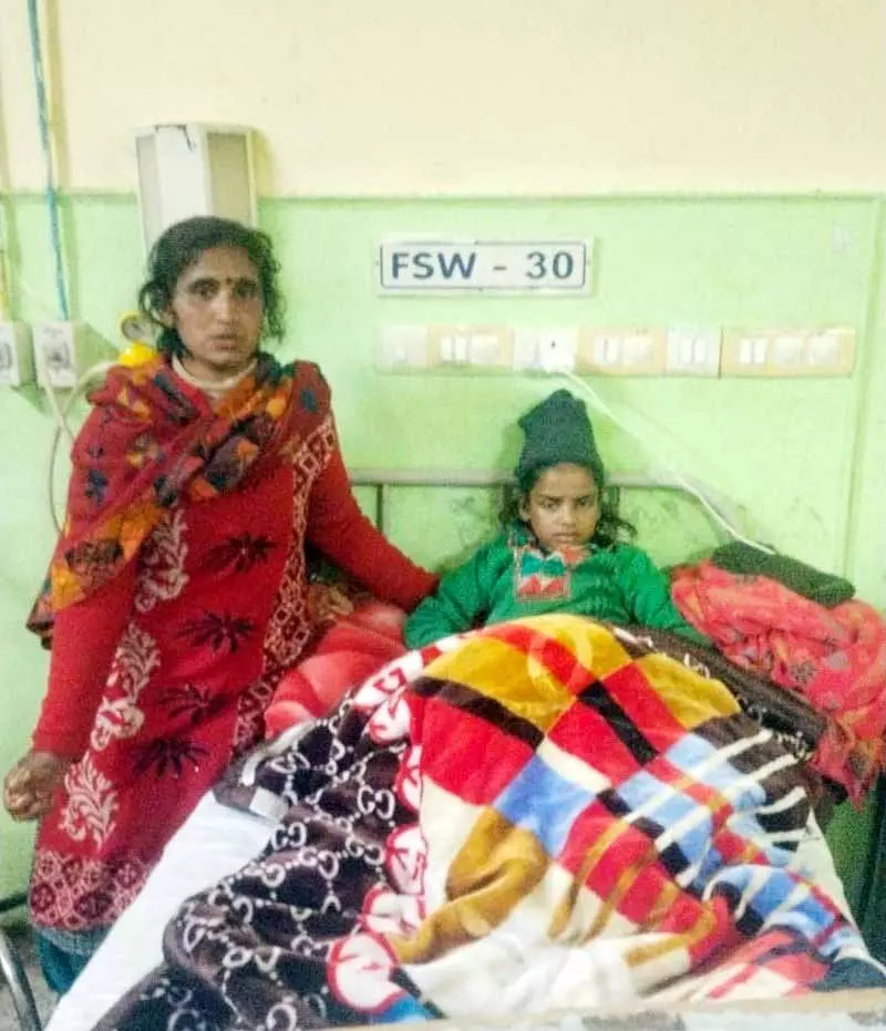छह साल की Dharamshala की बच्ची ज़िंदगी के लिए लड़ रही, हड़ताल की वजह से हेल्थकेयर सर्विस ठप छह साल की Dharamshala की बच्ची ज़िंदगी के लिए लड़ रही, हड़ताल की वजह से हेल्थकेयर सर्विस ठप