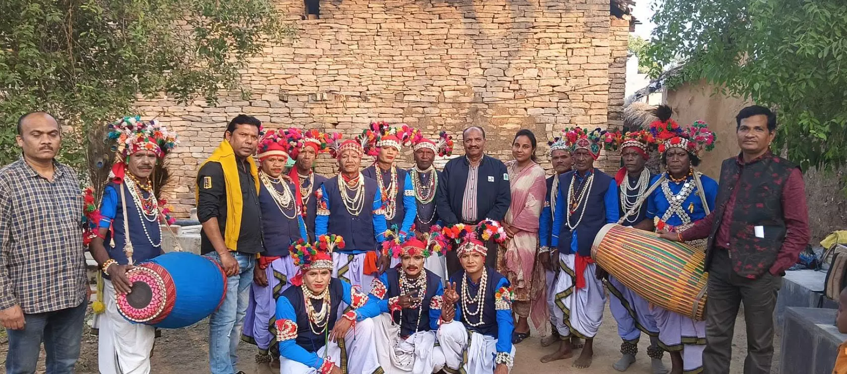 करमा और डंडा नृत्य को संरक्षित करने पहल, गांव-गांव में हुआ प्रदर्शन करमा और डंडा नृत्य को संरक्षित करने पहल, गांव-गांव में हुआ प्रदर्शन