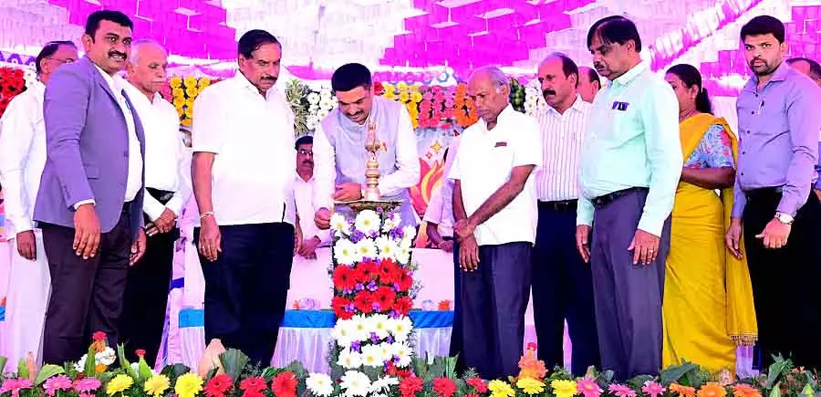Bagepalli : नेशनल प्री-यूनिवर्सिटी कॉलेज में गुरु वंदना Bagepalli : नेशनल प्री-यूनिवर्सिटी कॉलेज में गुरु वंदना