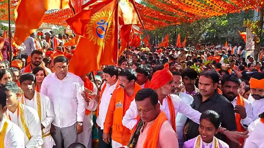 Kolar : हिंदू समाजोत्सव जुलूस में लोगों का जनसैलाब उमड़ पड़ा Kolar : हिंदू समाजोत्सव जुलूस में लोगों का जनसैलाब उमड़ पड़ा