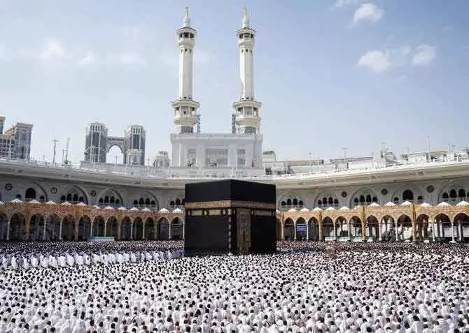 Saudi Arabia ने 1,800 उमराह ट्रैवल एजेंसियों के कॉन्ट्रैक्ट सस्पेंड किए Saudi Arabia ने 1,800 उमराह ट्रैवल एजेंसियों के कॉन्ट्रैक्ट सस्पेंड किए
