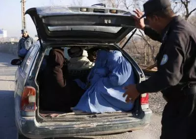 Afghanistan के हेरात में 170 kg अवैध ड्रग्स बरामद, दो हिरासत में लिए गए Afghanistan के हेरात में 170 kg अवैध ड्रग्स बरामद, दो हिरासत में लिए गए