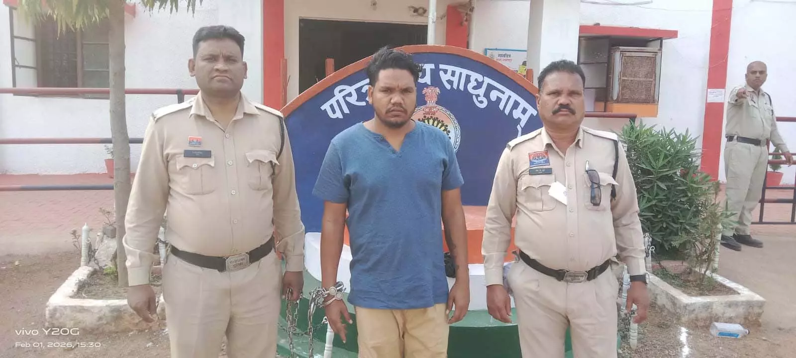 चाकू दिखाकर दहशत फैलाने वाला गुण्डा बदमाश राजेश सिसोदिया गिरफ्तार चाकू दिखाकर दहशत फैलाने वाला गुण्डा बदमाश राजेश सिसोदिया गिरफ्तार