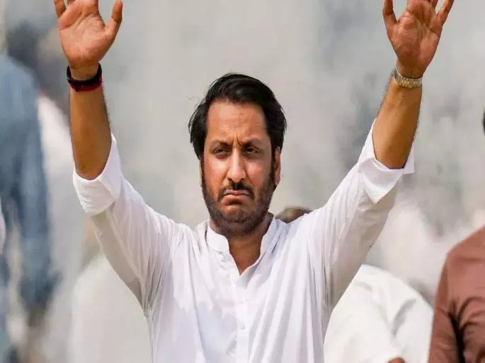 Parth Pawar मां के शपथ ग्रहण समारोह से अनुपस्थित रहे Parth Pawar मां के शपथ ग्रहण समारोह से अनुपस्थित रहे