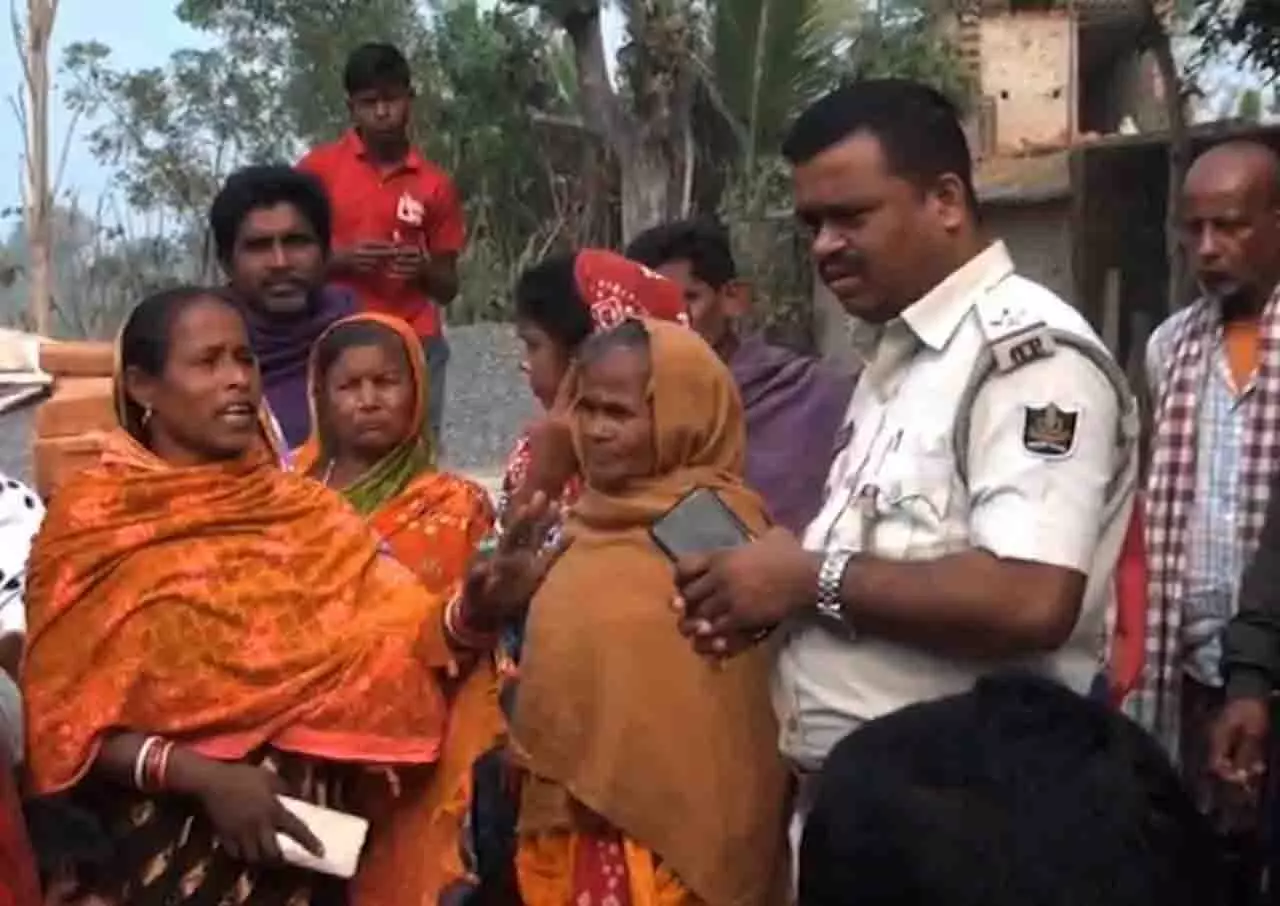 Mayurbhanj में आंगनवाड़ी केंद्र को लेकर दो गांवों के बीच झड़प हुई Mayurbhanj में आंगनवाड़ी केंद्र को लेकर दो गांवों के बीच झड़प हुई